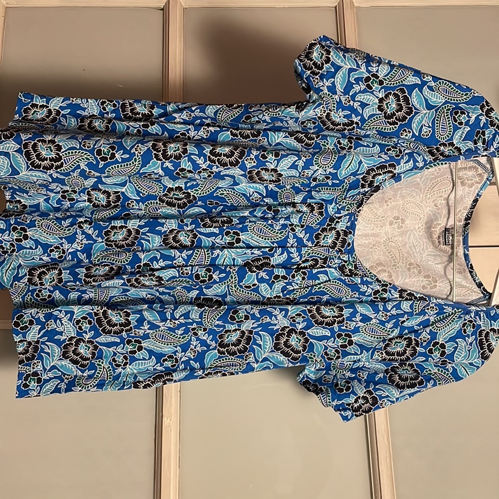 Pleated scoop front top with paisley print